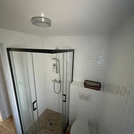 Appartement Bas De Chez Marta *